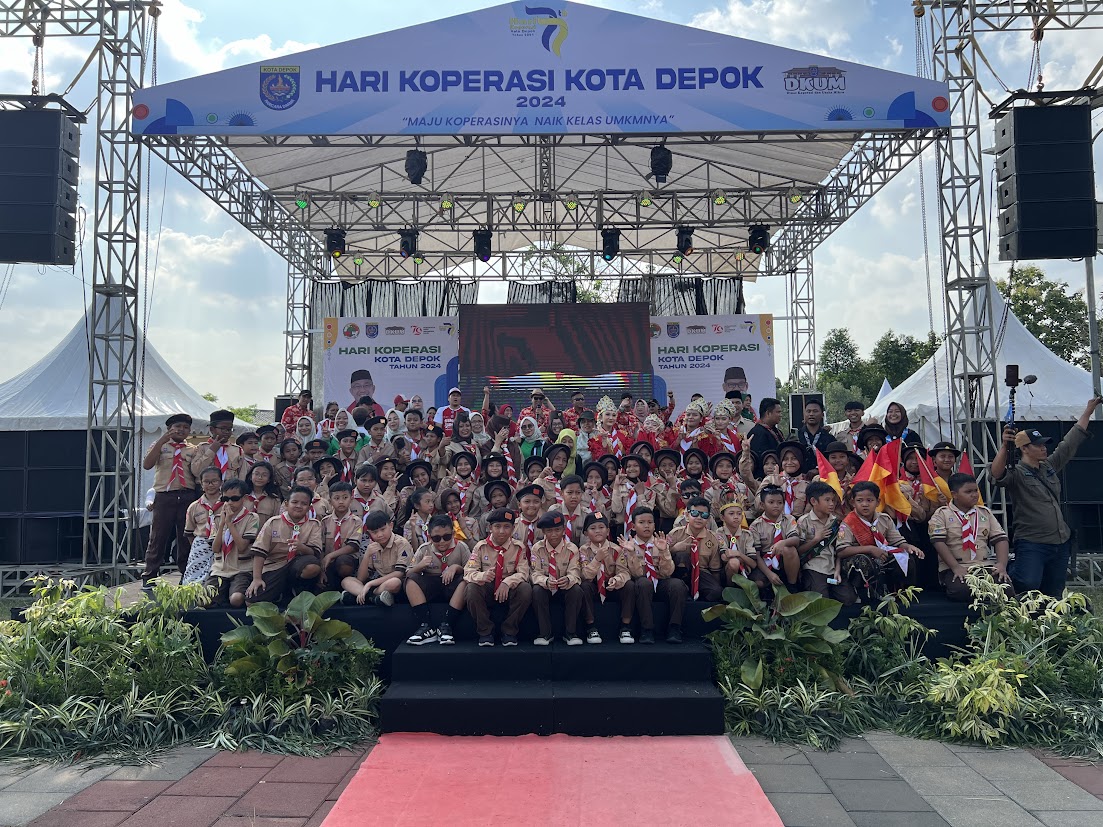 Pramuka Kota Depok Tampil Memukau di Panggung Hari Koperasi Tingkat Kota Depok