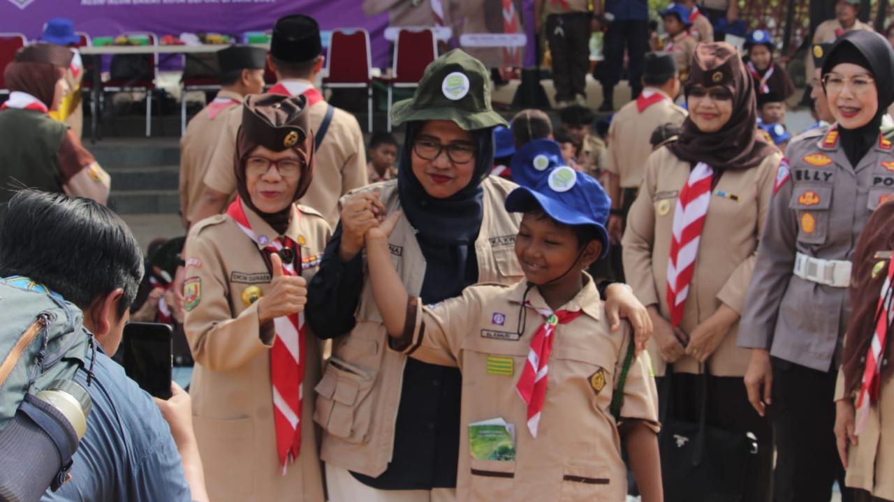 Kak Nina Suzana Hadir Beri Semangat di Pesta Siaga Kwarcab Kota Depok 2025